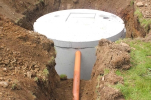 Septic tank in hole with cover